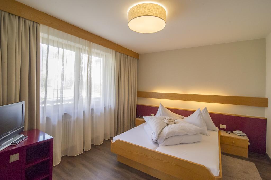 Garni Hotel Kessler Tirolo Luaran gambar