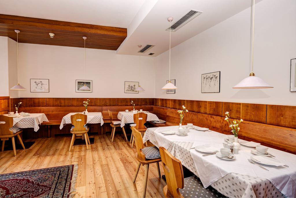 Garni Hotel Kessler Tirolo Luaran gambar