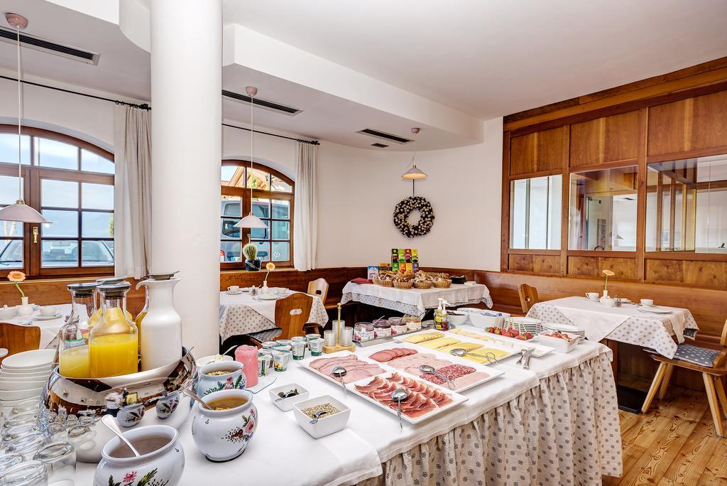 Garni Hotel Kessler Tirolo Luaran gambar